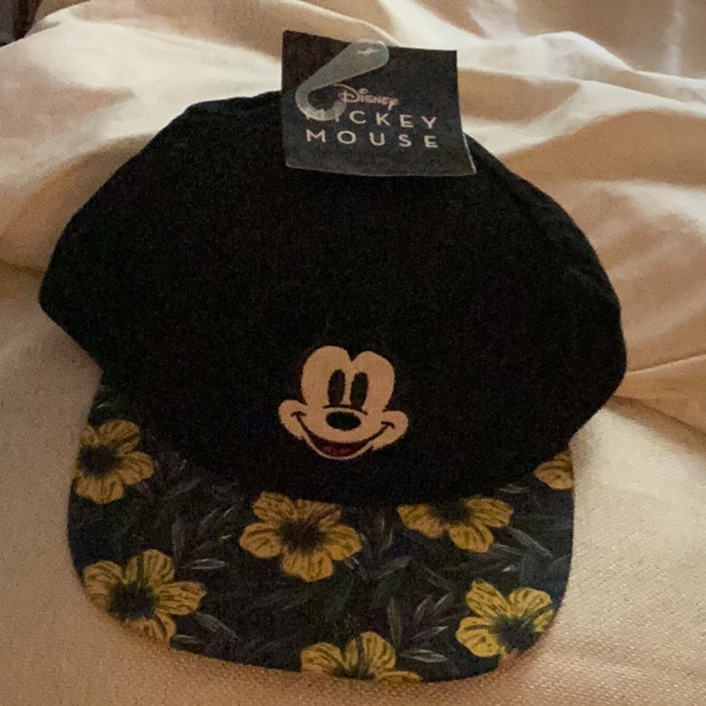 NWTvSo Fun To Wear Mickey Mouse Baseball Style Unisex Cap Adjustable Great Gift